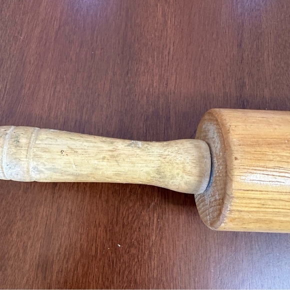 🌟3/$20🌟 WOOD Rolling Pin - Picture 3 of 9